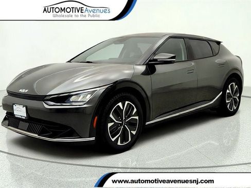 Used 2022 Kia EV6 Wind RWD image 1
