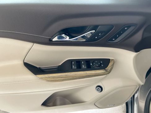 Used 2019 GMC Acadia Denali w/ GMC Pro Grade Package AWD/4WD image 13