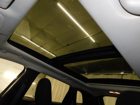 Used 2016 Jeep Cherokee 75th Anniversary image 16