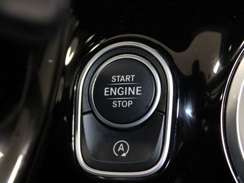 Used 2025 Mercedes-Benz GLA 250 image 26