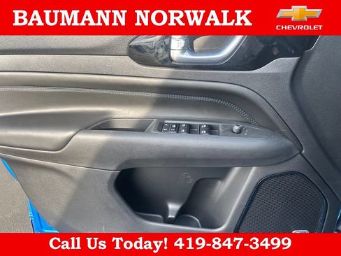 Used 2026 Jeep Compass Latitude w/ Sun and Sound Group AWD/4WD image 22