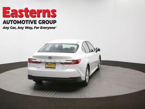 Used 2025 Toyota Camry LE FWD image 38