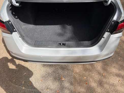 Used 2025 Nissan Versa SV image 27