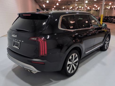 Certified 2022 Kia Telluride EX w/ EX Premium Package FWD image 3