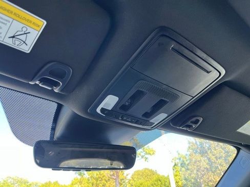 Used 2024 Honda Pilot TrailSport image 12