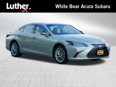 Used 2020 Lexus ES 300h w/ Luxury Package