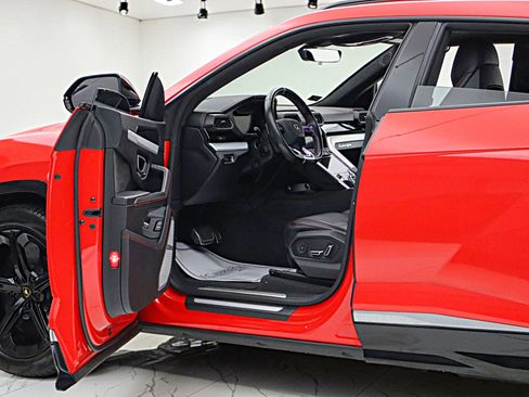 Used 2020 Lamborghini Urus AWD/4WD image 7