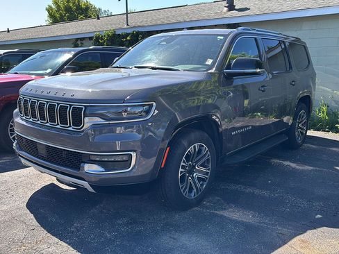 Used 2024 Jeep Wagoneer Series II w/ Flexible Seating Group AWD/4WD image 1