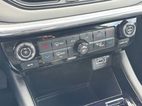 Used 2022 Jeep Compass Limited w/ Elite Group image 24