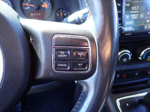 Used 2014 Jeep Patriot Latitude AWD/4WD image 15