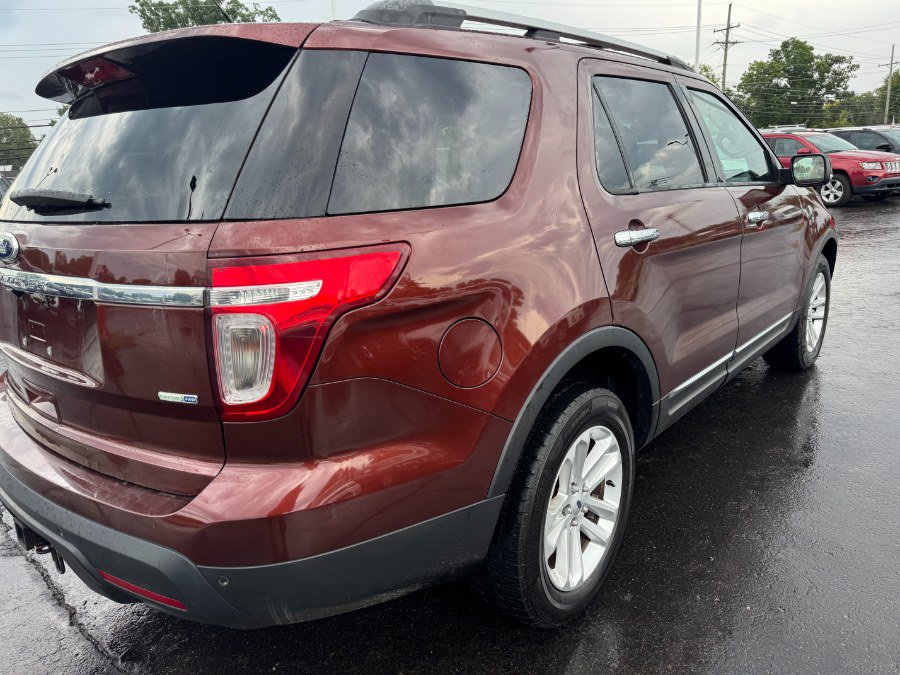 Used 2015 Ford Explorer XLT w/ Equipment Group 202A AWD/4WD image 10