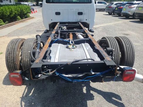 Used 2016 Ford F550 2WD Crew Cab Super Duty w/ Power Equipment Group image 7