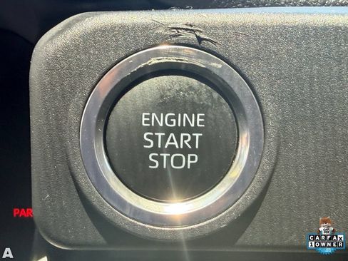 Used 2025 Toyota 4Runner SR5 AWD/4WD image 31