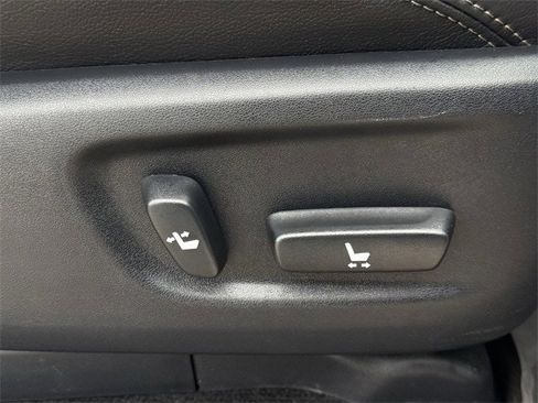 Used 2022 Toyota 4Runner Limited image 32