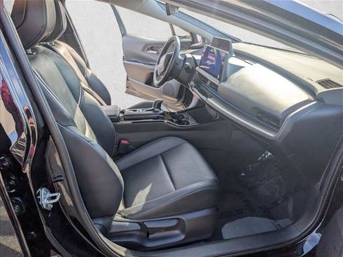 Certified 2025 Toyota Prius XLE FWD image 19