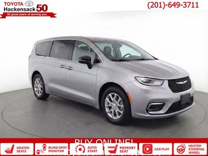 Used 2024 Chrysler Pacifica Touring-L