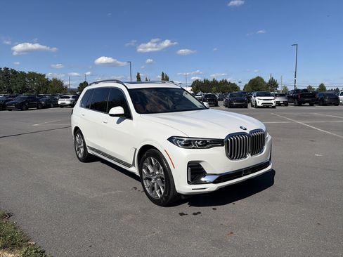 Used 2022 BMW X7 xDrive40i w/ Premium Package AWD/4WD image 3