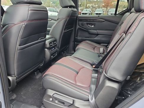 New 2025 Honda Pilot Black Edition image 6
