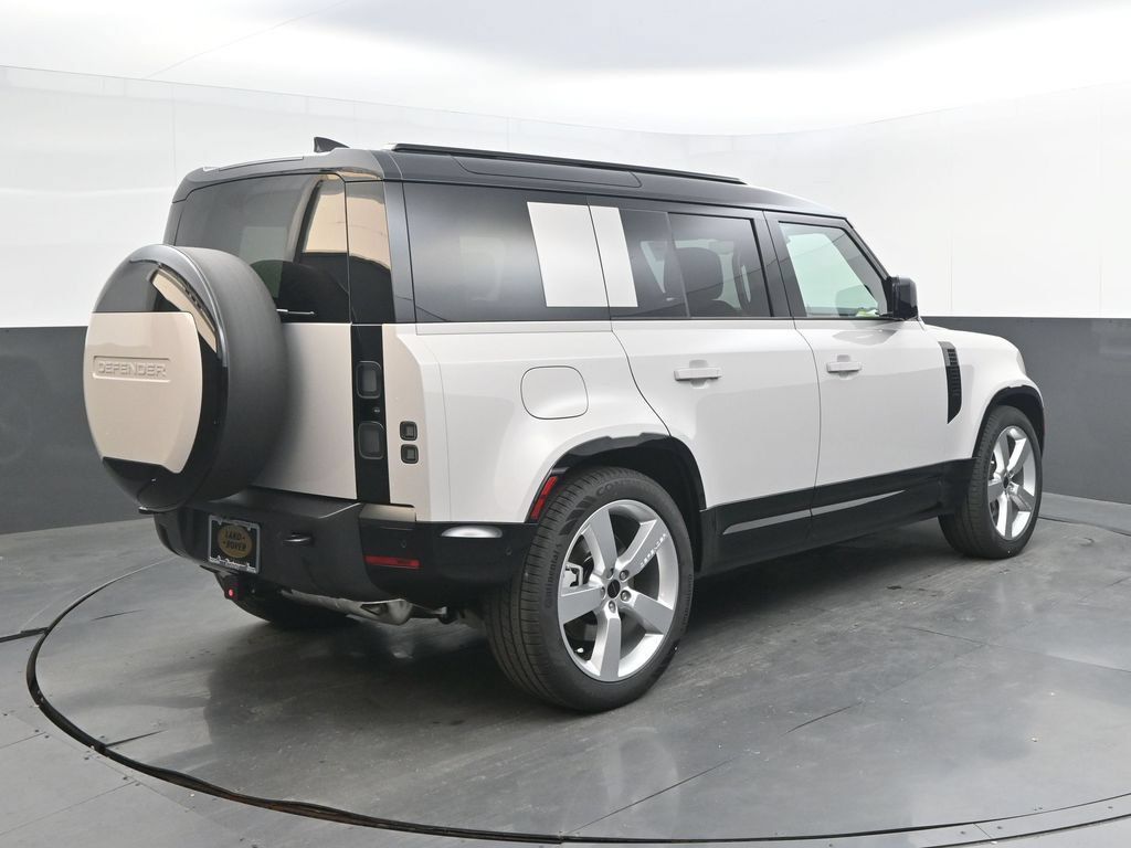 Used 2026 Land Rover Defender 110 X-Dynamic SE AWD/4WD image 7
