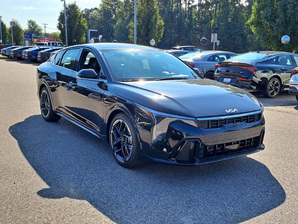 New 2026 Kia K4 GT-Line Turbo w/ GT-Line Premium Package FWD image 3
