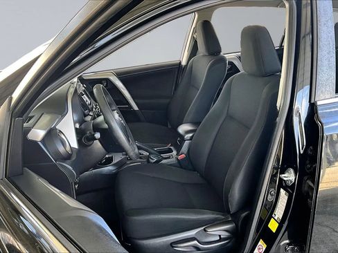 Used 2017 Toyota RAV4 LE FWD image 18