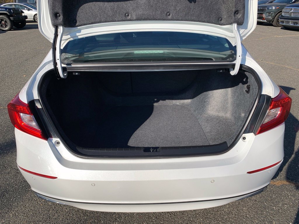 Used 2020 Honda Accord Touring image 29