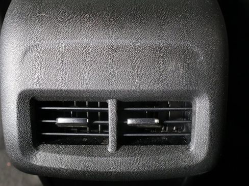 Used 2020 Chevrolet Equinox LT image 47