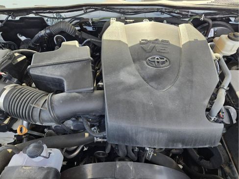 Used 2022 Toyota Tacoma TRD Sport AWD/4WD image 30