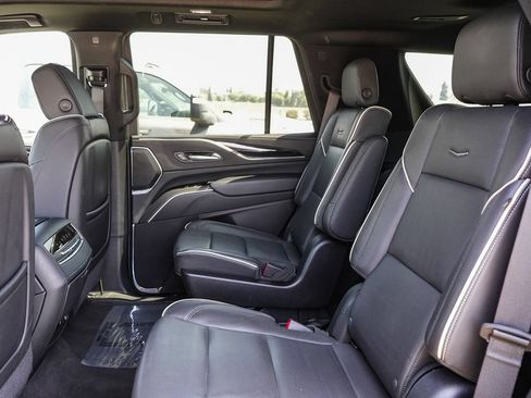 Used 2024 Cadillac Escalade Sport AWD/4WD image 19
