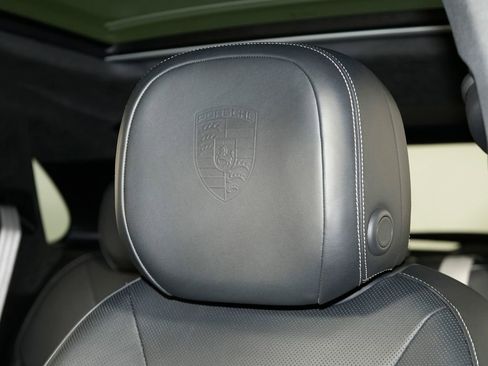 Certified 2024 Porsche Cayenne Turbo image 19