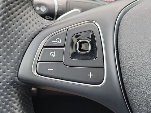 Used 2018 Mercedes-Benz E 400 4MATIC Sedan image 21