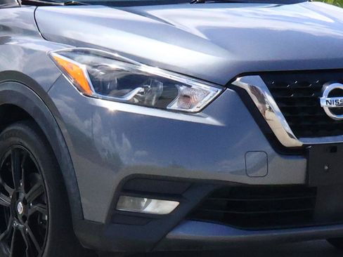 Used 2020 Nissan Kicks SR w/ SR Premium Package FWD image 7