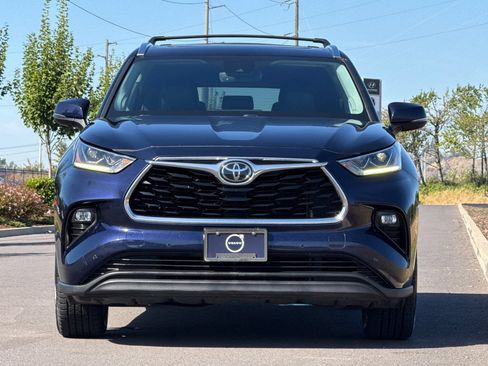 Used 2021 Toyota Highlander Limited AWD/4WD image 8
