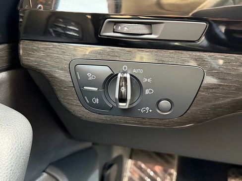 Used 2017 Audi Q7 3.0T Premium image 24