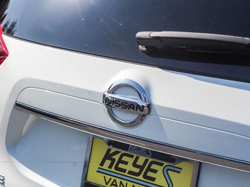 Used 2019 Nissan Rogue S w/ Special Edition Package FWD image 9