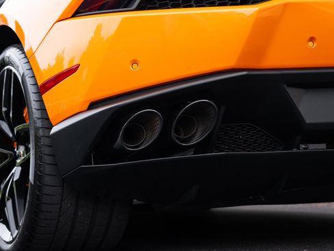 Used 2016 Lamborghini Huracan LP 610-4 AWD/4WD image 32