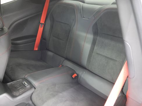 Used 2019 Chevrolet Camaro ZL1 RWD image 9