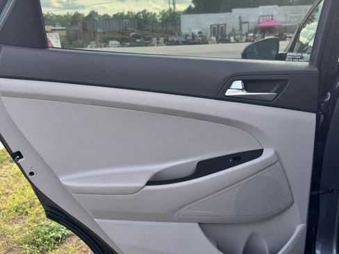 Used 2019 Hyundai Tucson SE w/ Cargo Package FWD image 14