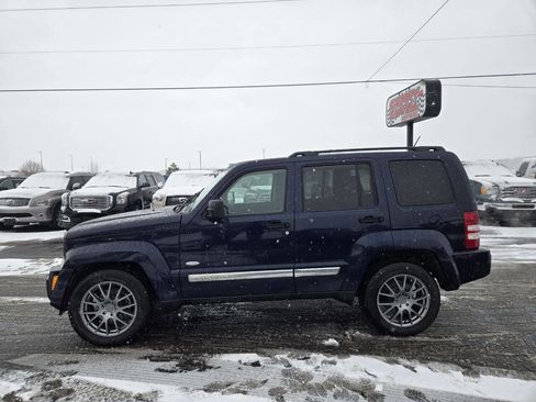 Used 2012 Jeep Liberty Sport image 4