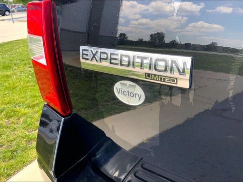 Used 2014 Ford Expedition Limited w/ Equipment Group 301A AWD/4WD image 4