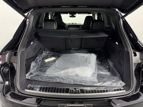 New 2025 Porsche Cayenne Turbo image 26