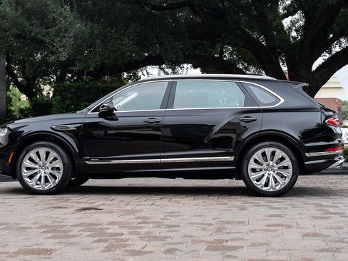 Used 2024 Bentley Bentayga Extended Wheelbase image 5