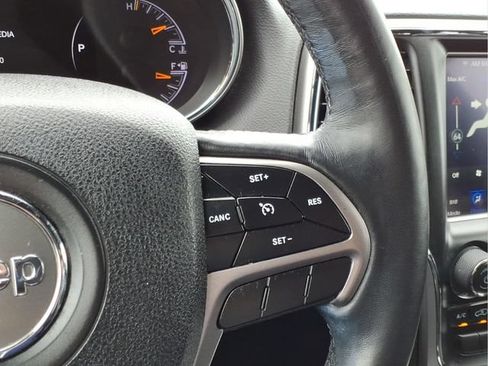 Used 2018 Jeep Grand Cherokee Altitude AWD/4WD image 20