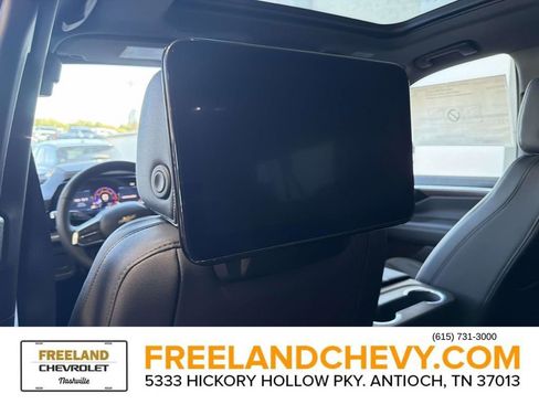 New 2026 Chevrolet Suburban Premier image 17