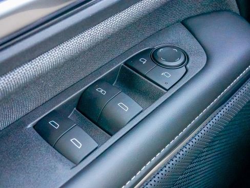 Used 2026 GMC Sierra EV Elevation image 26