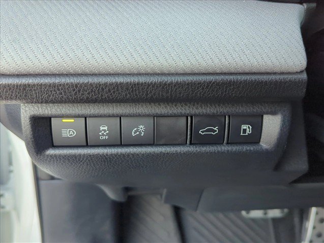 Used 2025 Toyota Camry SE w/ Convenience Package FWD image 11