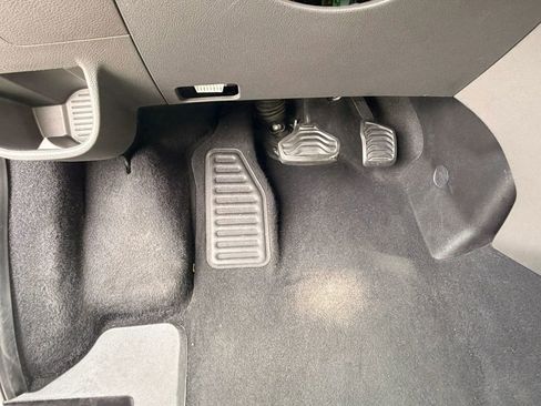 Used 2023 Ford Transit 350 XLT image 17