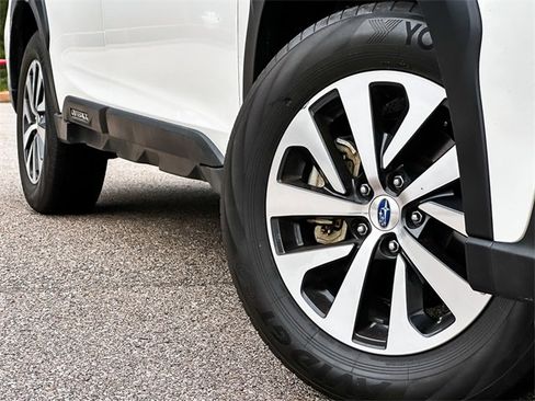 Used 2023 Subaru Outback Premium image 2