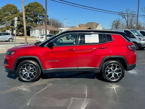 Used 2025 Jeep Compass Limited image 27