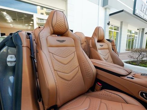 Used 2023 Aston Martin DBS Volante image 93